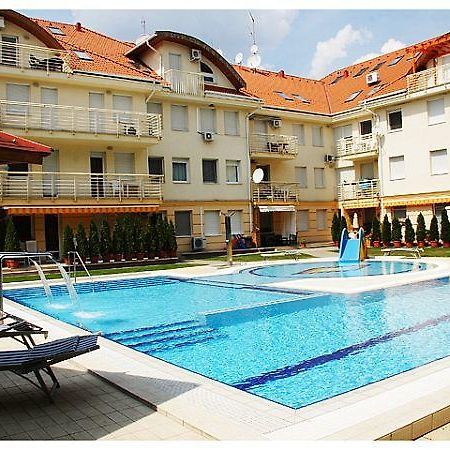 Family Wellness Apartman Hajdúszoboszló Exterior foto
